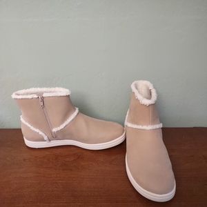 COPY - COPY - Clarks Cloudsteppers Faux Suede Fur Ankle Boots - Step Glow Rose …